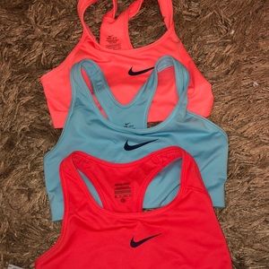 ⭐️ the first 2 are S and the last one is an XS..⭐️